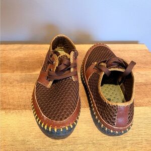 Brown Men’s Mesh Lace-Up Shoes